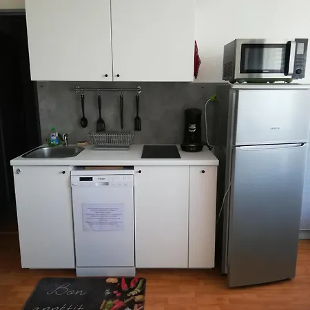 Tres Agreable, Toutes Saisons Avec Parking *