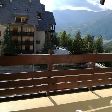 Tres Agreable, Toutes Saisons Avec Parking * Enchastrayes