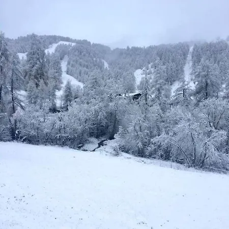 Apartament Tres Agreable, Toutes Saisons Avec Parking Enchastrayes