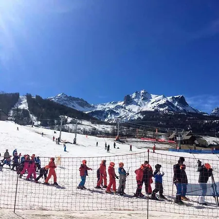 Tres Agreable, Toutes Saisons Avec Parking *