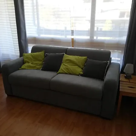 Tres Agreable, Toutes Saisons Avec Parking * Enchastrayes