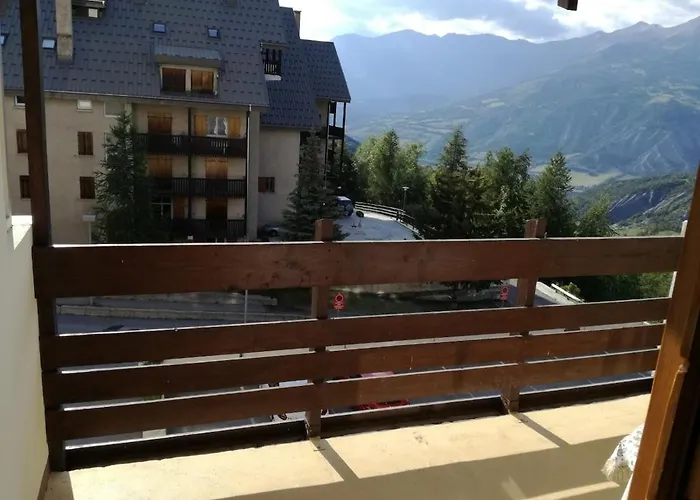 Tres Agreable, Toutes Saisons Avec Parking * Enchastrayes