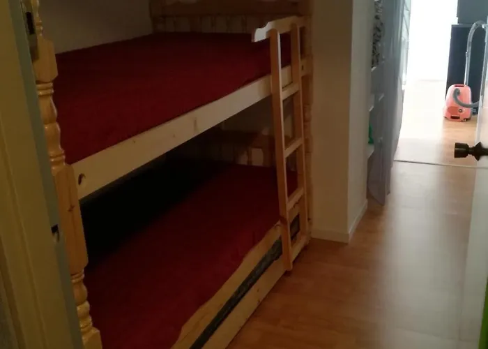 Tres Agreable, Toutes Saisons Avec Parking * Enchastrayes