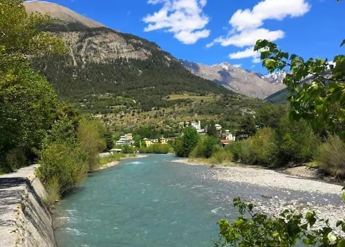 Tres Agreable, Toutes Saisons Avec Parking * Enchastrayes